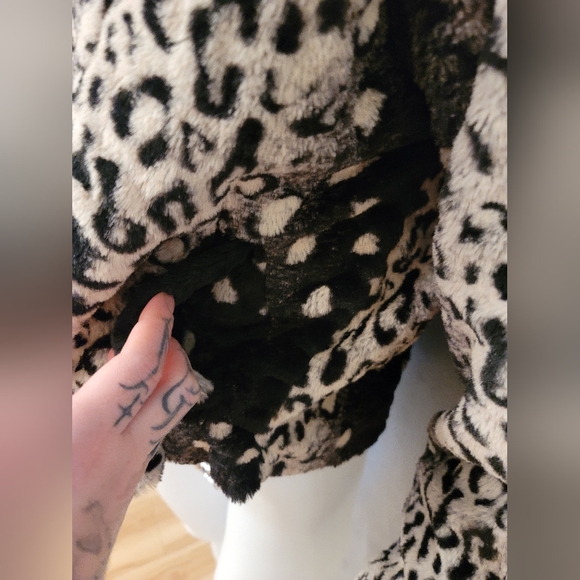 Urban Outfitters Faux Fur Coat 90s inspired y2k Small - Picture 6 of 10